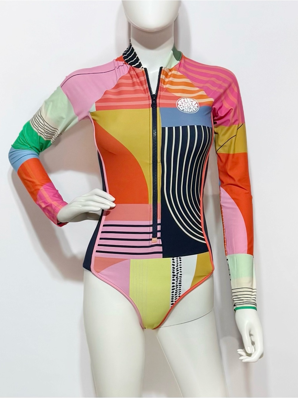 NWOT Rip Curl Rare Multicolor Zip Front
Bodysuit Block Out Surf Suit M
Swimsuit - Picture 4 of 9